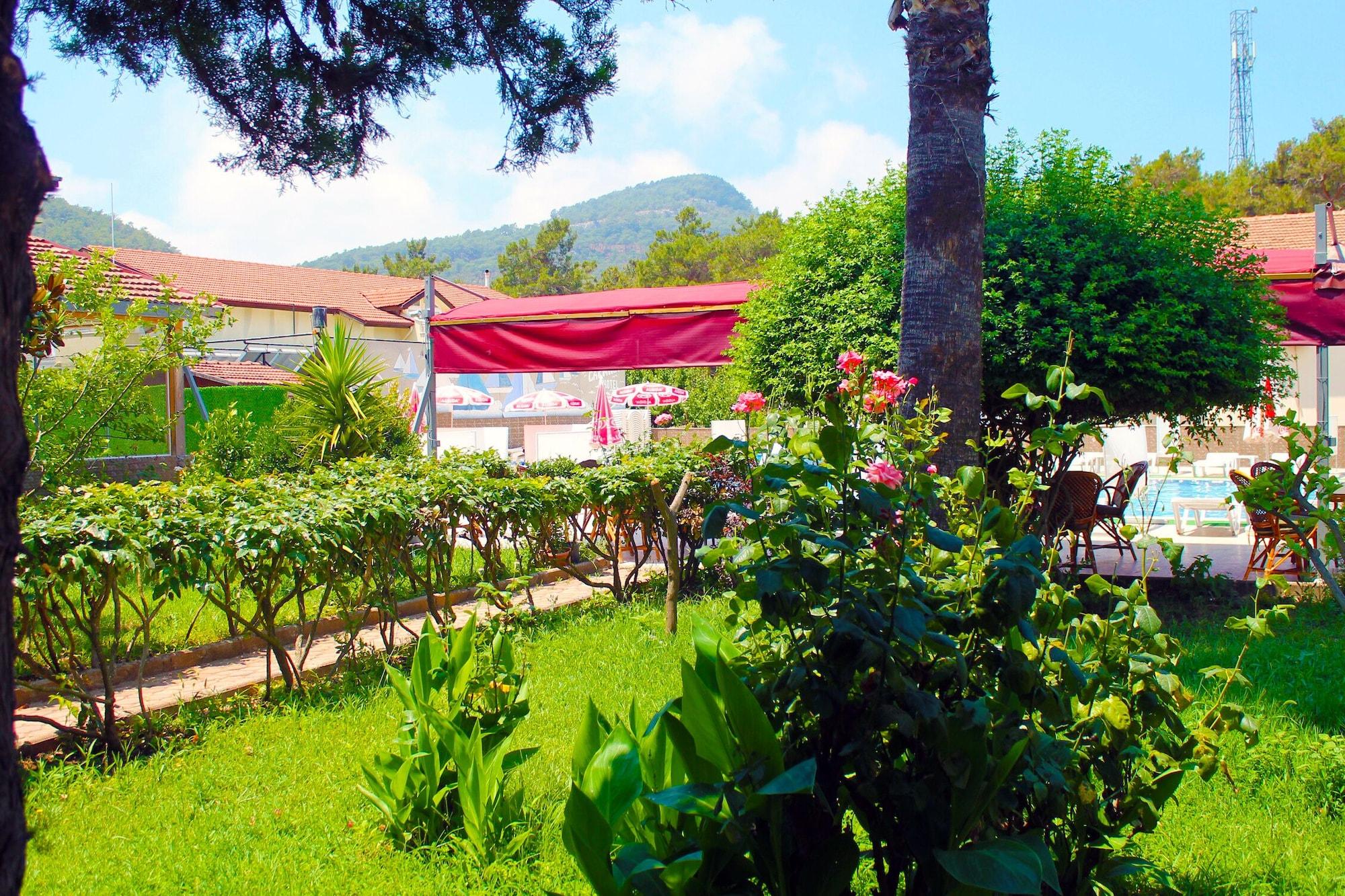 Carmina Hotel Ölüdeniz Esterno foto