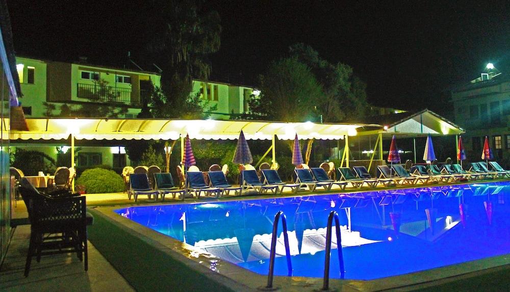Carmina Hotel Ölüdeniz Esterno foto