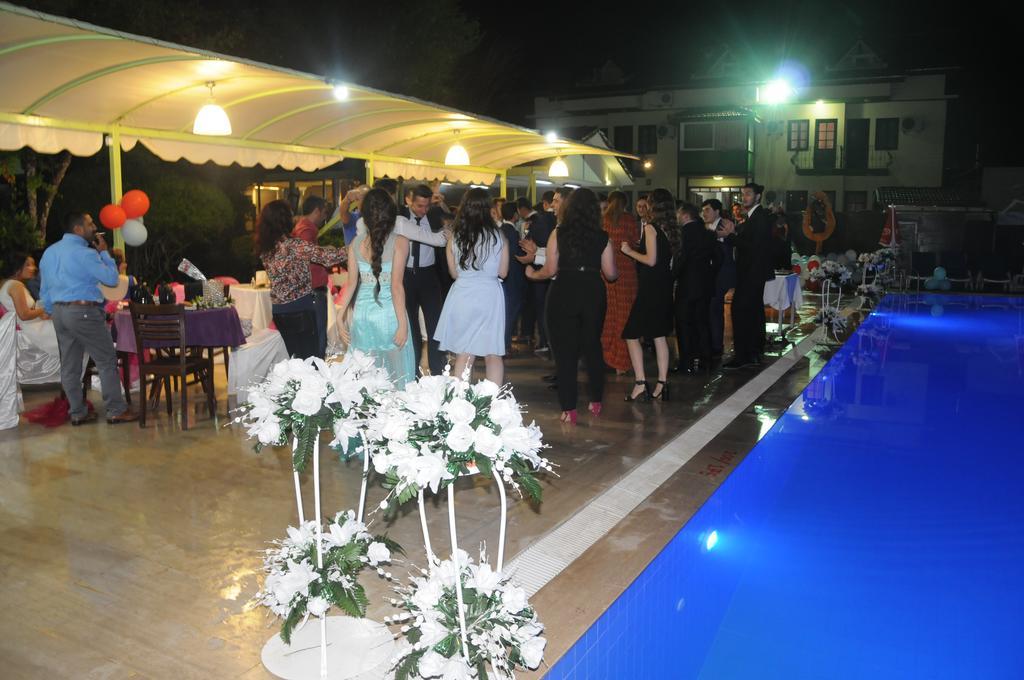 Carmina Hotel Ölüdeniz Esterno foto