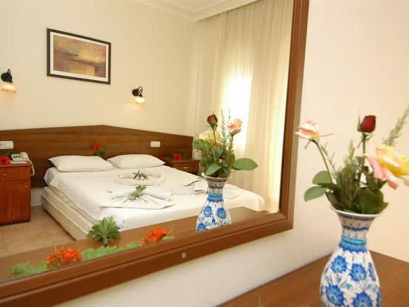 Carmina Hotel Ölüdeniz Esterno foto
